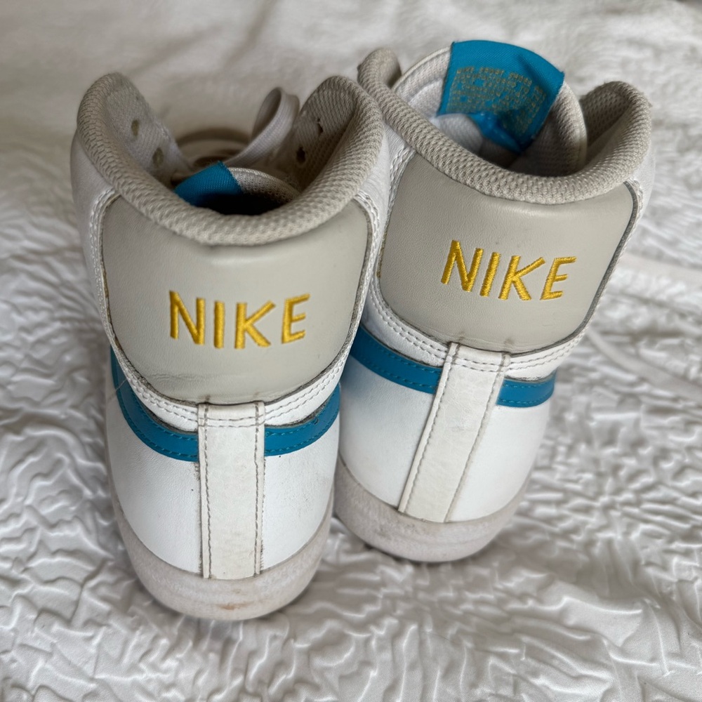 Nike White and Blue High-Top Blazers - Picture 4 of 5